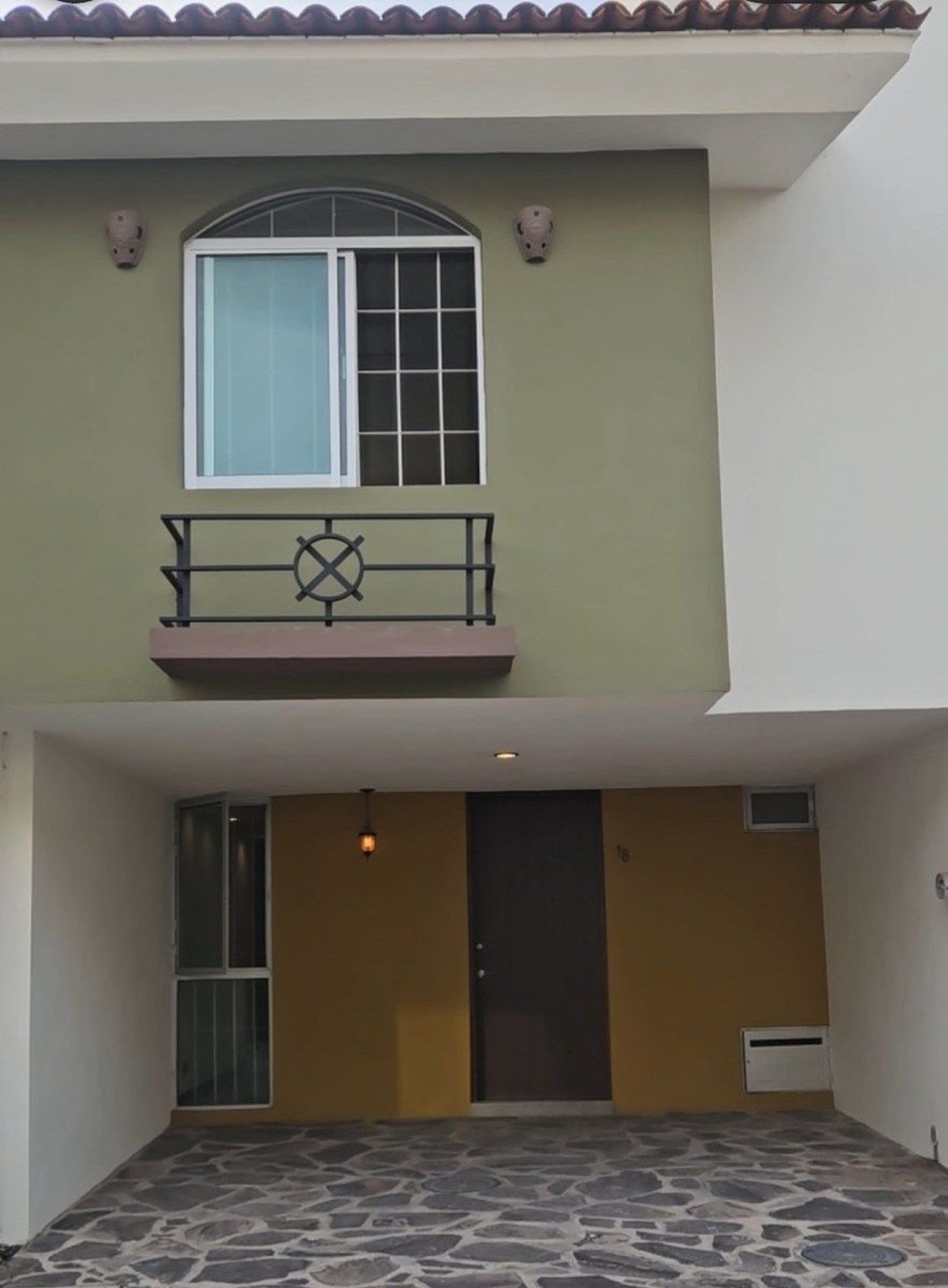 CASA EN RENTA EN PUNTO MADERO | EXCELENTE UBICACIÓN AL SUR (1/10)