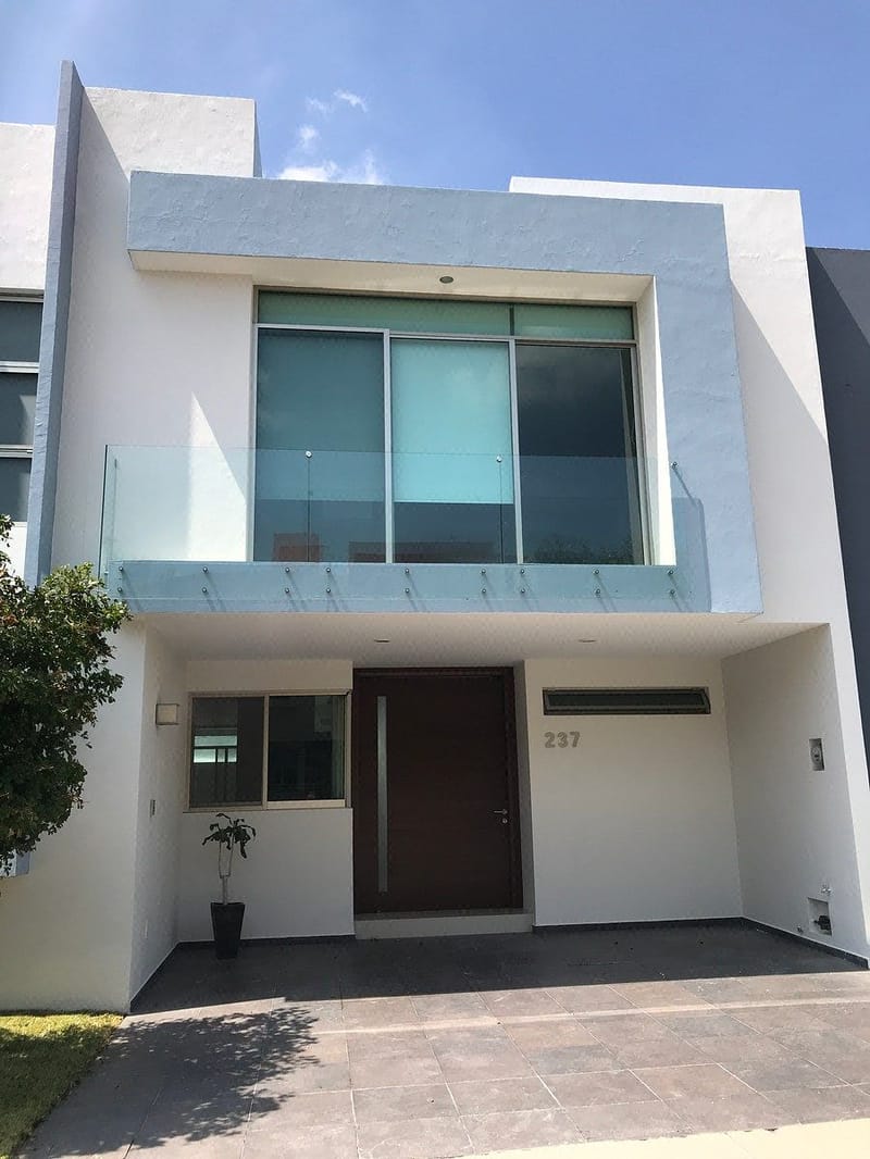 CASA EN RENTA SOLARES COTO 9