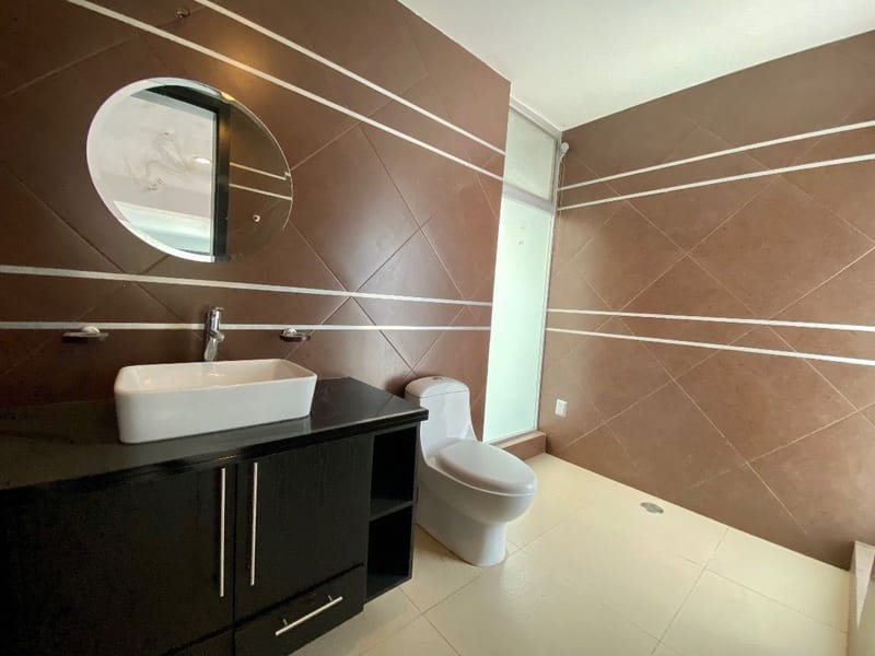 Casa en Renta/Venta con recámara en PB en Colinas de Santa Anita