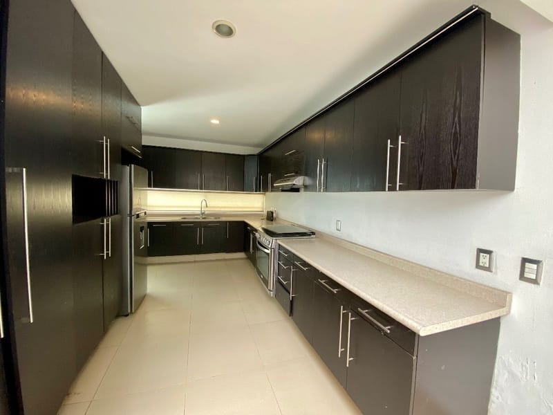 Casa en Renta/Venta con recámara en PB en Colinas de Santa Anita