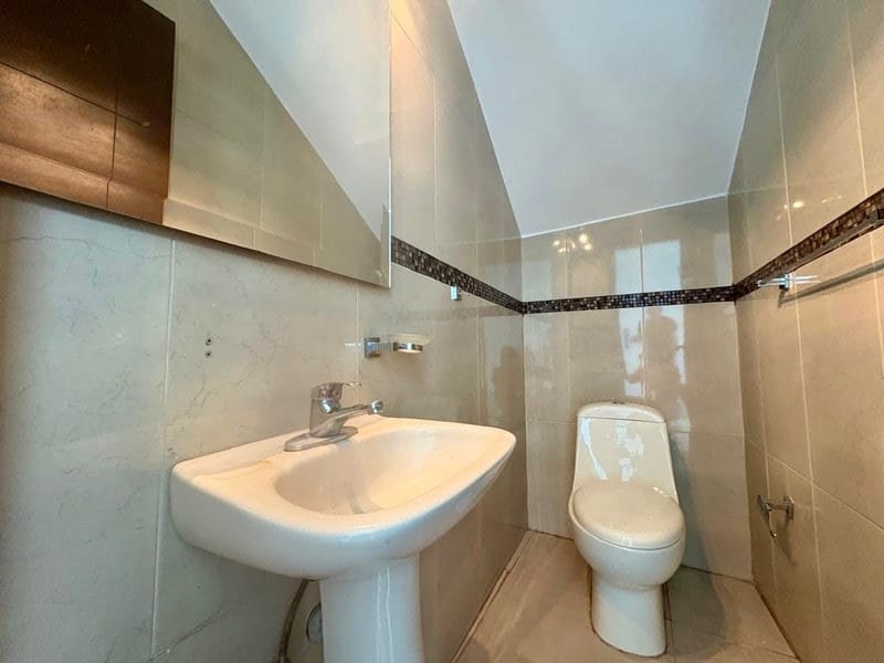 Medio baño en planta baja