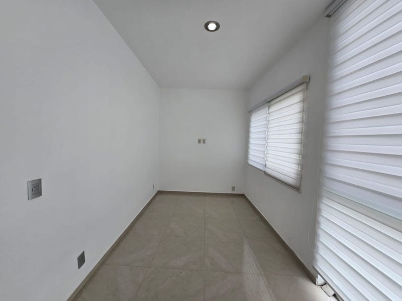Estudio/sala de TV en planta alta