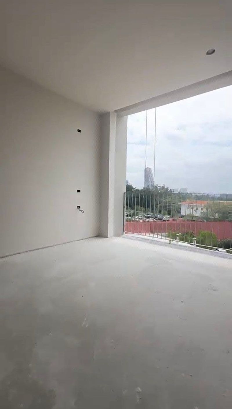 Se Vende departamento de lujo, a estrenar, con vista al country club