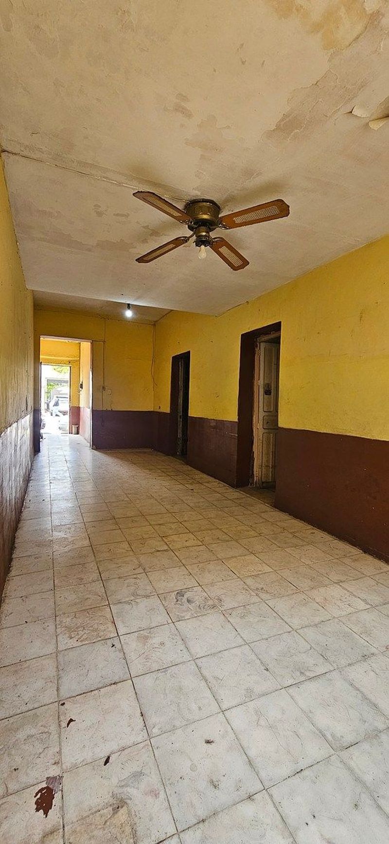 ¡OPORTUNIDAD ÚNICA EN SANTA TERESITA! Casa en venta con Local Comercial