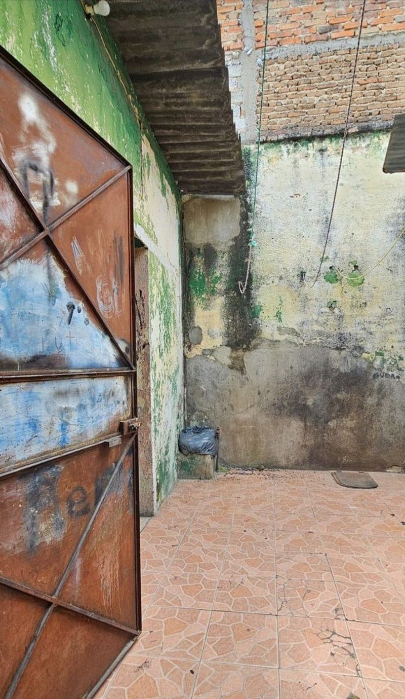 ¡OPORTUNIDAD ÚNICA EN SANTA TERESITA! Casa en venta con Local Comercial