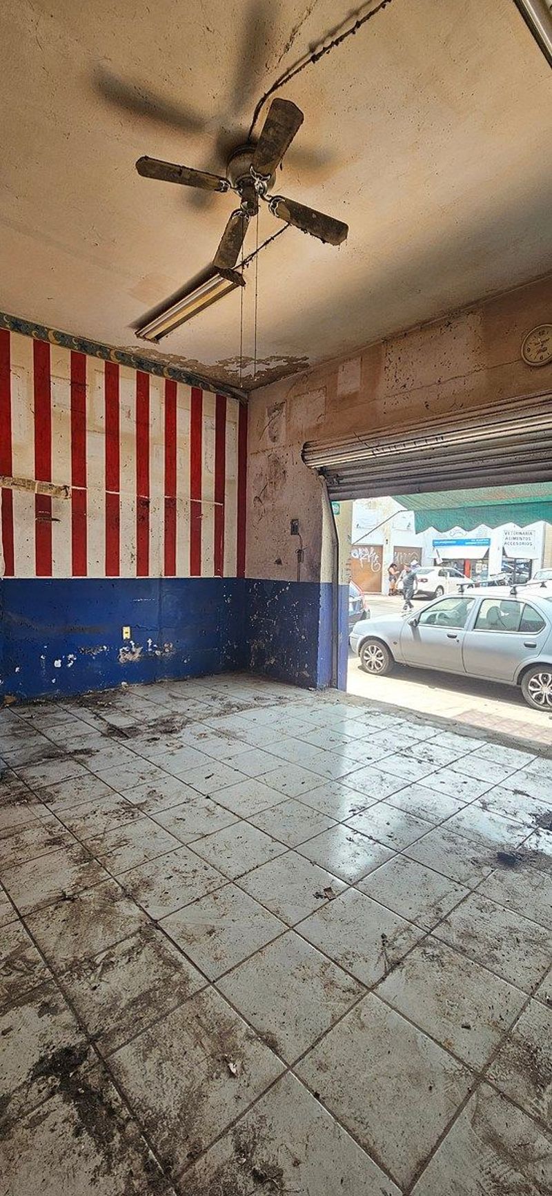 ¡OPORTUNIDAD ÚNICA EN SANTA TERESITA! Casa en venta con Local Comercial