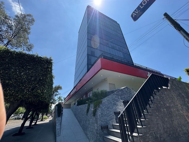 Torre por fuera