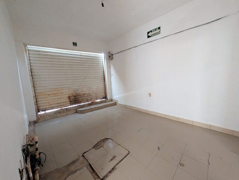 Bodega/locales en venta con amplio espacio habitacional en Agua Blanca