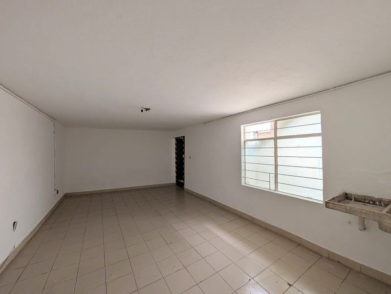 Bodega/locales en venta con amplio espacio habitacional en Agua Blanca