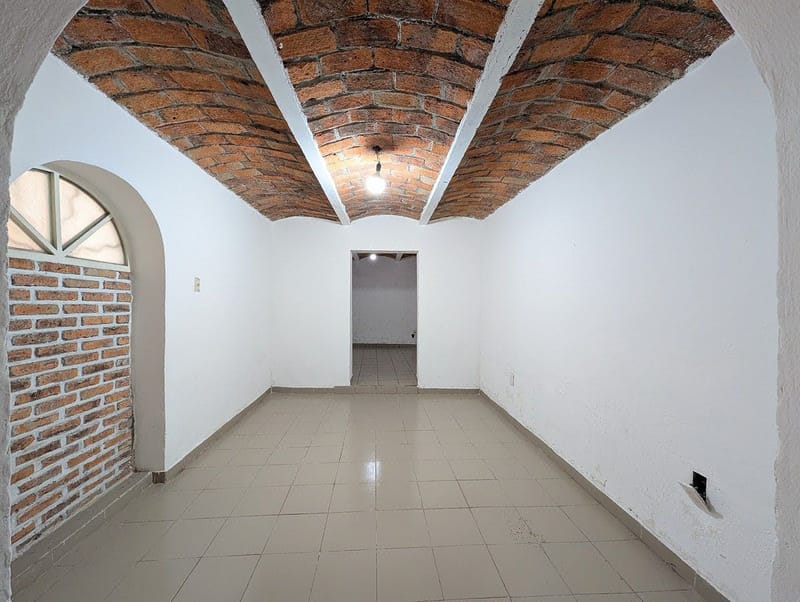 Bodega/locales en venta con amplio espacio habitacional en Agua Blanca