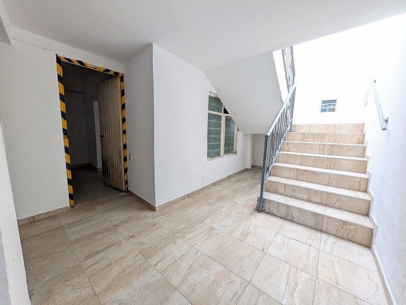 Bodega/locales en venta con amplio espacio habitacional en Agua Blanca
