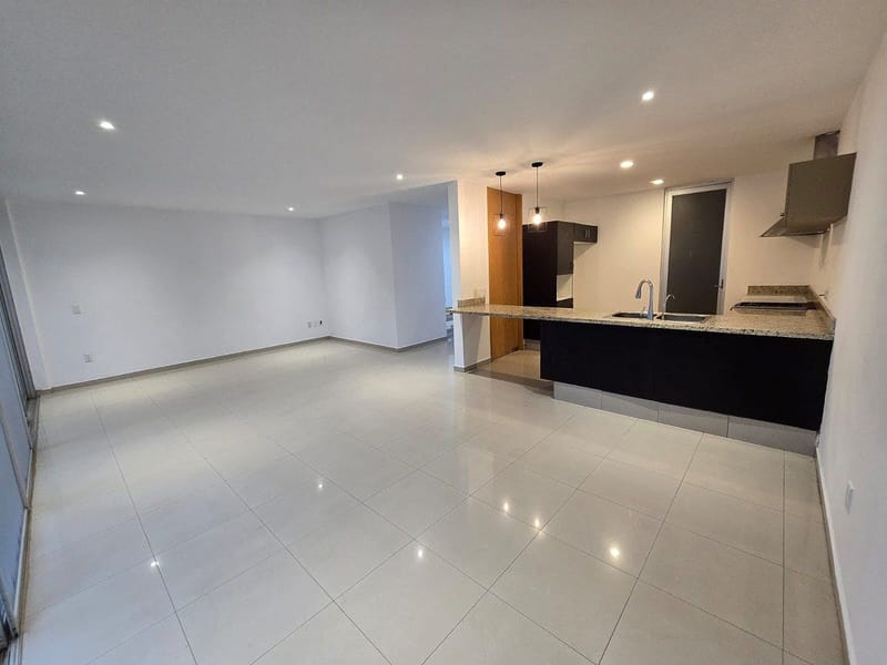 CASA EN RENTA EN RESIDENCIAL ELITE, SOLARES (ZAPOPAN)