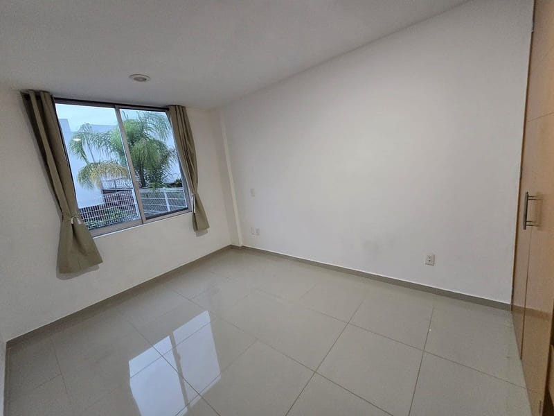 CASA EN RENTA EN RESIDENCIAL ELITE, SOLARES (ZAPOPAN)