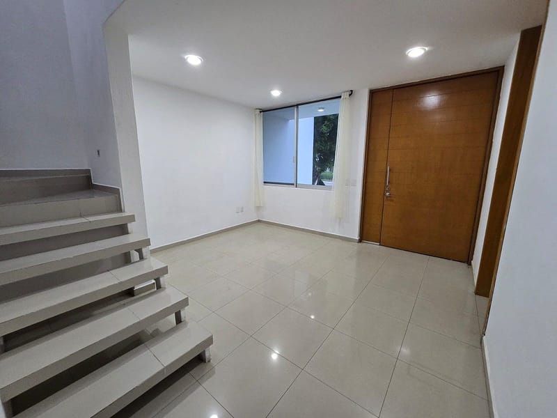 CASA EN RENTA EN RESIDENCIAL ELITE, SOLARES (ZAPOPAN)